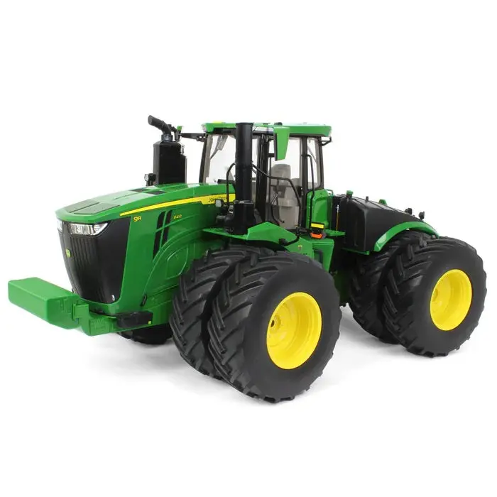 1:16 John Deere 9R 640 Tractor Diecast Model With Dual Front And Rear Wheels (45856) 1