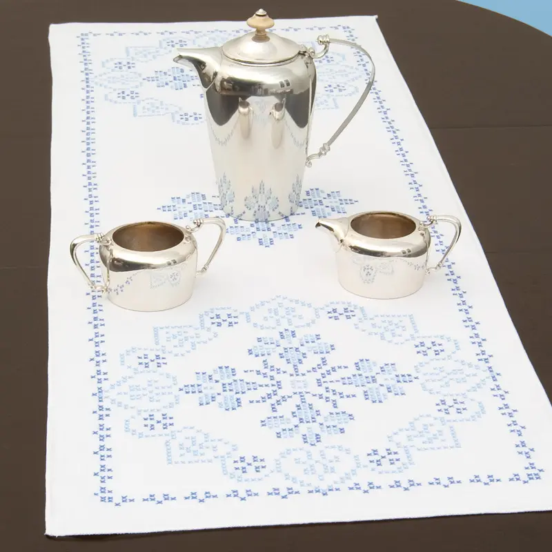 Americana-Themed Table Runner – 560-366 1