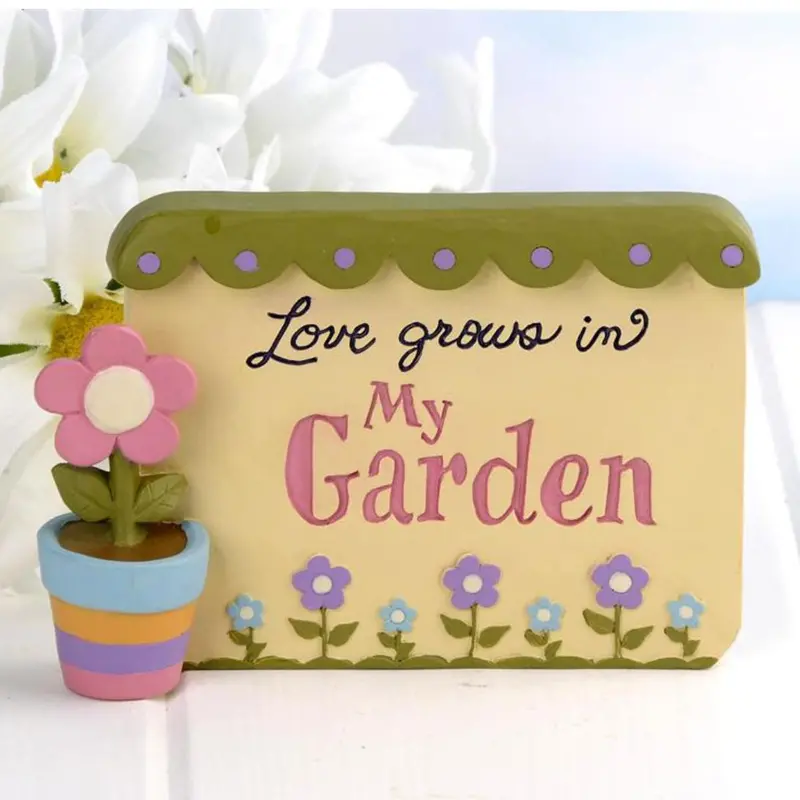 'Love Grows In My Garden' Wall Plaque – Botanical-Inspired Wooden Home Decor Sign (181-11594) 1