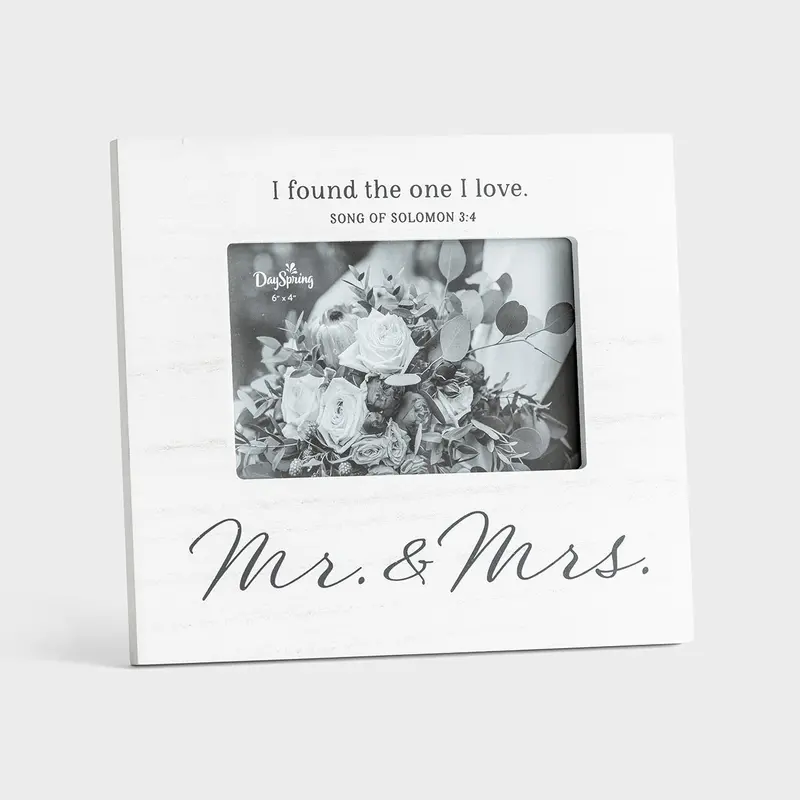 Mr. And Mrs. Photo Frame – Elegant Dual-Name Keepsake Display 1