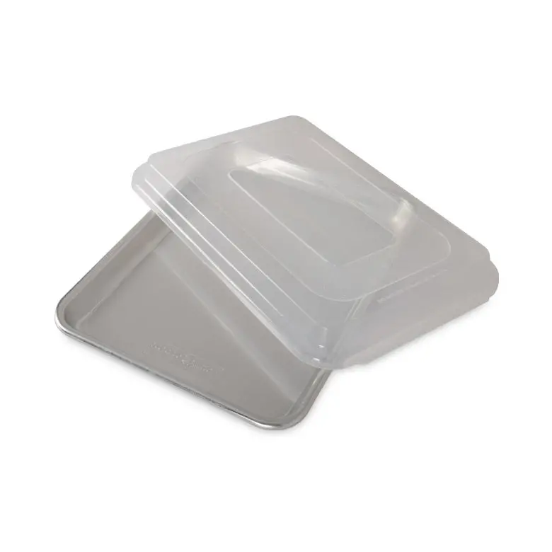 Naturals Quarter Sheet Pan With Secure-Fit Lid – 45303 1