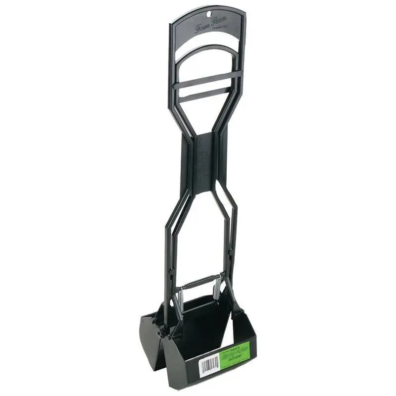 Spring-Loaded Scooper For Outdoor Cleanup On Pavements And Roads 1